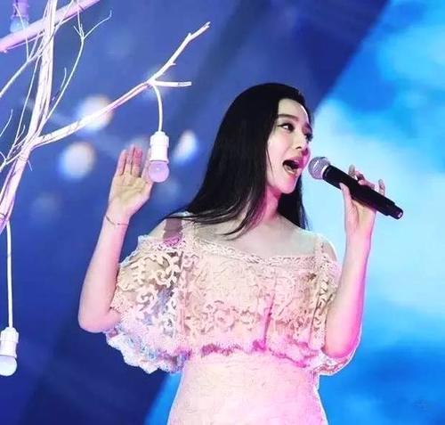 120斤还能穿得这么美，因为她知道衣服要这样搭！