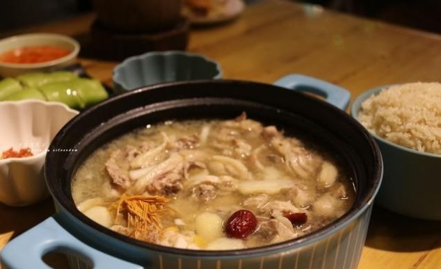 20元5红包接龙群规则居然有一家满是猫的餐厅,旅客:这怎么吃饭!却仍然座无虚席