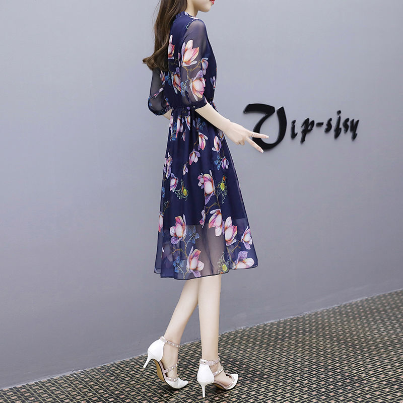 谁说女人太丰满了不美,看女人穿的“大摆裙”,高挑性感有韵味