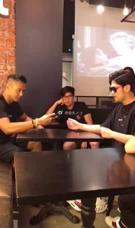 李小龙经典作品将被翻拍，叶璇否认结婚传闻表示：不回复太无聊！