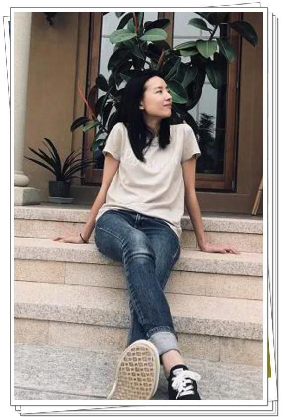 董洁素颜照曝光,老态初显,青春不在,网友:找个好人就嫁了吧!