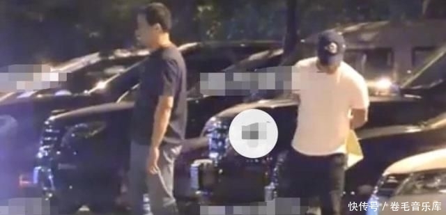  『正义』随地吐痰还骂人，一直为正义使者的吴京素质遭到众人质疑