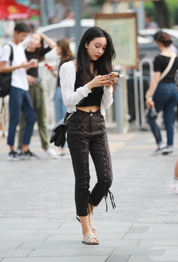  辣妈|大家有没有发现，辣妈穿的蜜桃裤不合身吧？