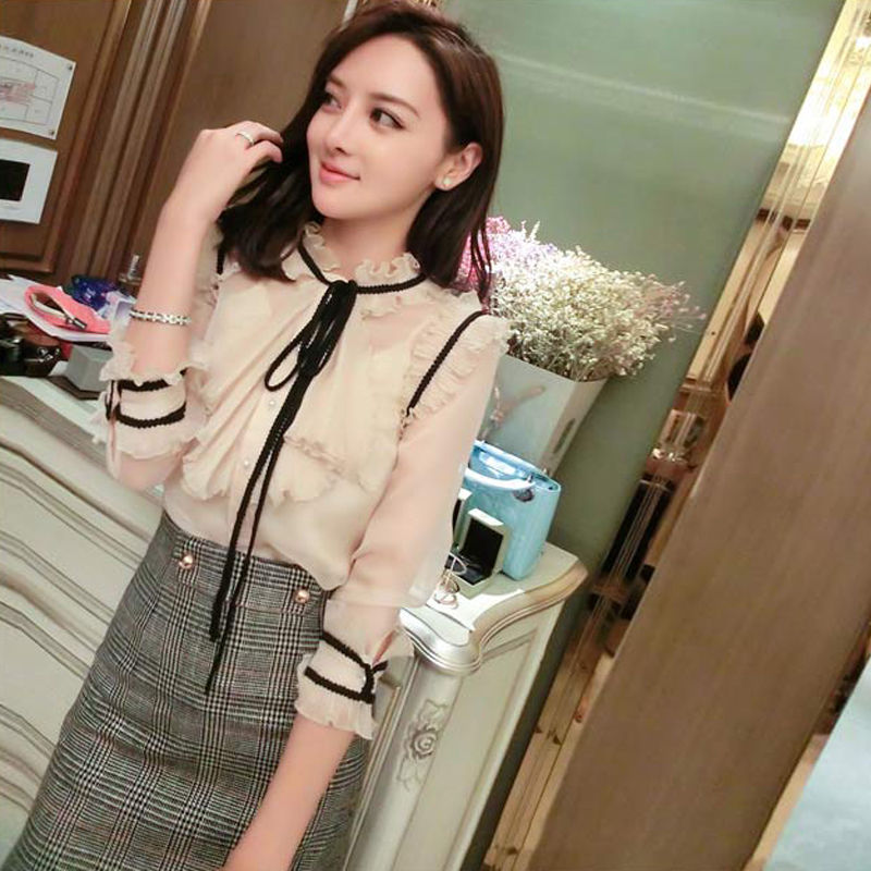 立秋了说冷就冷，聪明女人不买阔腿裤，穿这秋季套装，美翻了