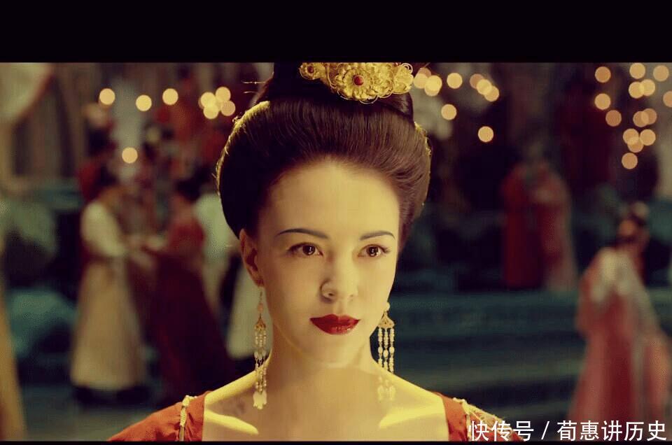  「唐玄宗」能让李白写出“云想衣裳花想容”的杨贵妃传奇的一生是怎样的