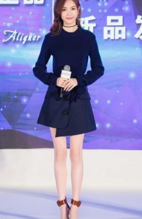 唐嫣怎么了，穿一条仙气满满的白裙，竟把腰围穿粗了整整两圈！