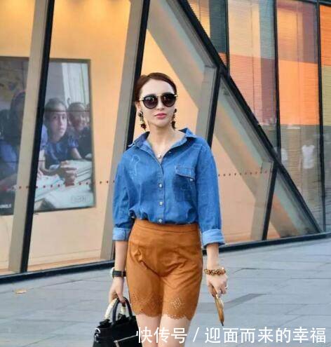 街拍图1两位小姐姐成熟知性美,图3小姐姐俏皮可爱