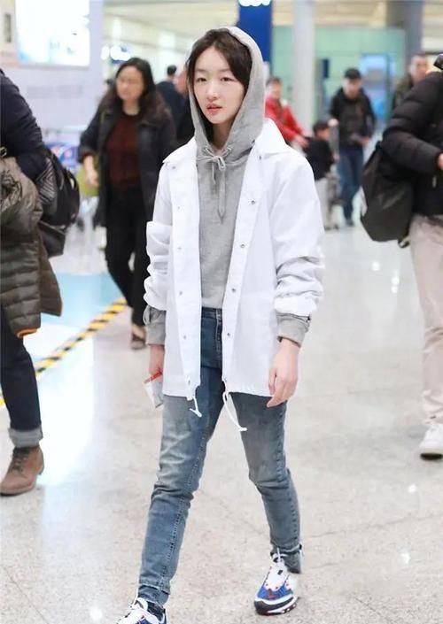  「春天」女生春天穿卫衣，一定要避开的“3种”款式，寒酸没档次很难看