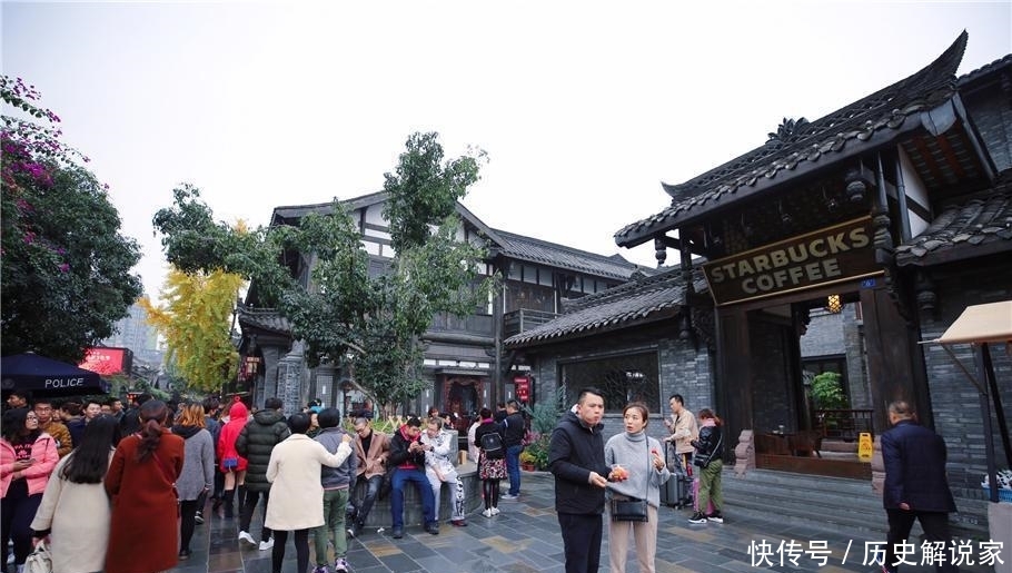 中国巨婴式游客的中国式旅游，人人一个大单反，外国游客只拿手机