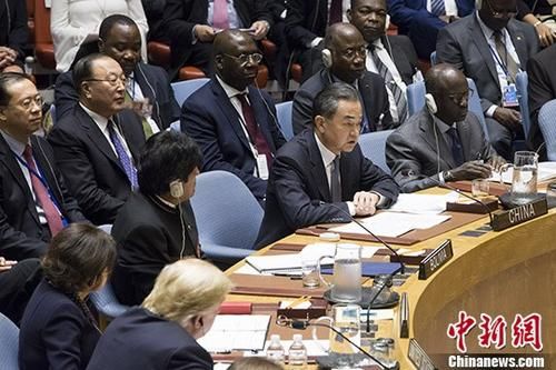 王毅集体会见海合会“三驾马车”外长