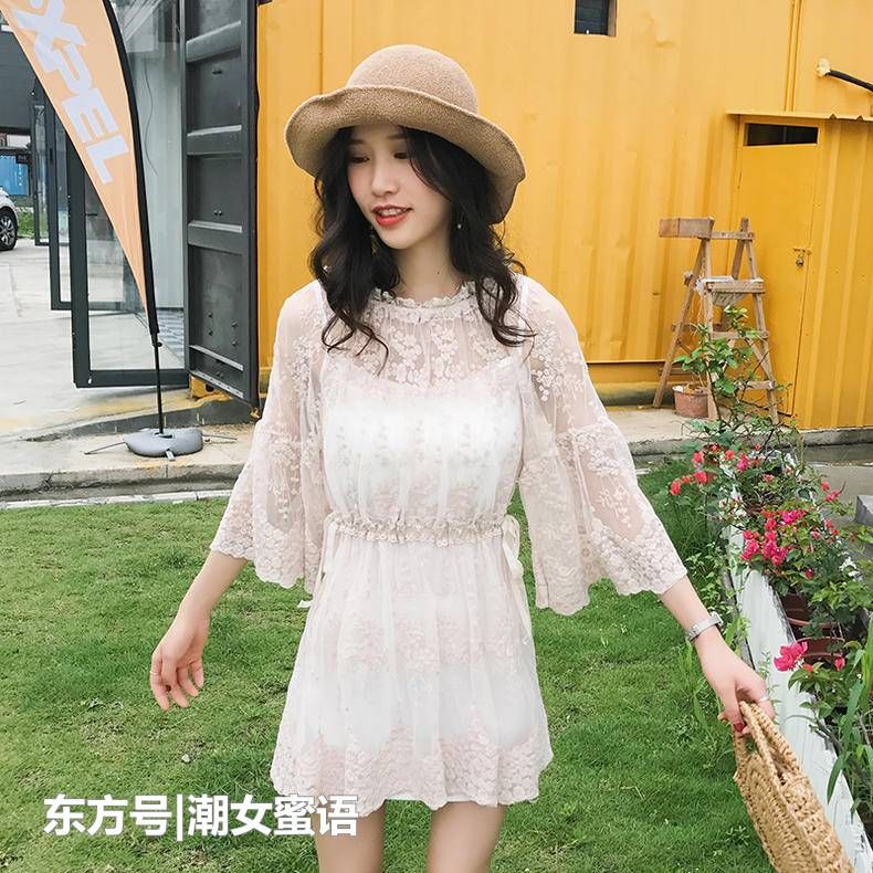 蕾丝连衣裙，唯美格调与性感结合，浪漫又性感的穿搭格调飘逸如仙