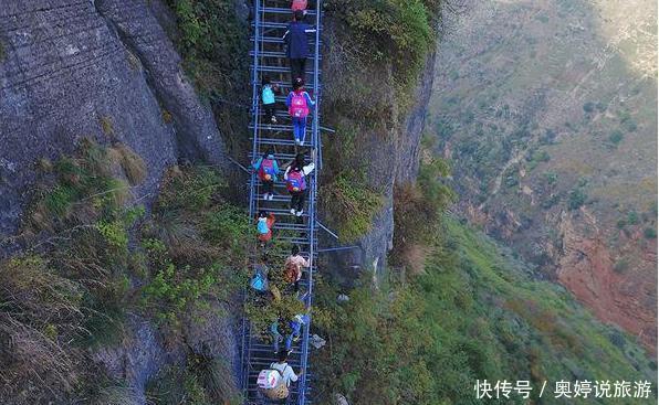 世界上最特别的村庄：72户人家居住在峭壁上，就在我国的四川省