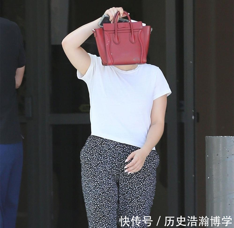 阿芮尔·温特白衣搭配黑裤出门, 网友 造型既简约又时尚!