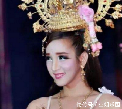 泰国厕所最尴尬的玩意，游客不知道怎么用，网友：人妖专用的？