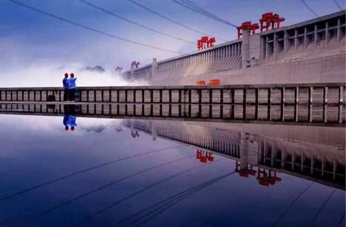  超级@耗资千亿建造的“超级工程”，三峡大坝已运行13年，是亏还