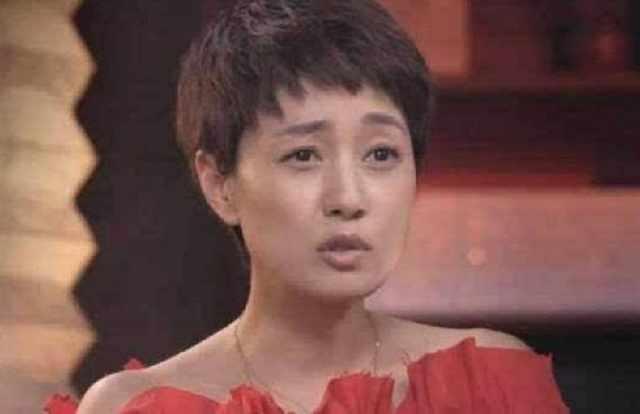 马伊琍为何能忍受文章出轨而不离婚，真相让人信服，马伊琍真可怜