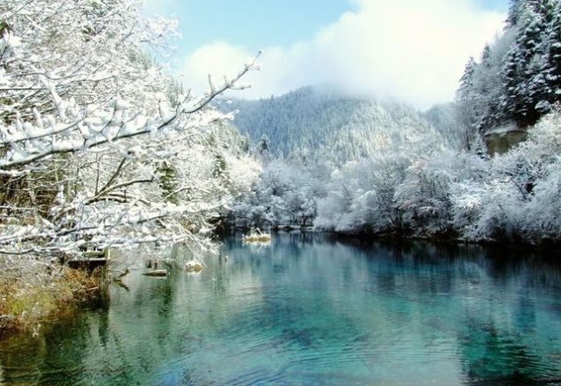风景完全不输九寨沟的景区，风景美丽，但因捆绑销售让游客很无奈