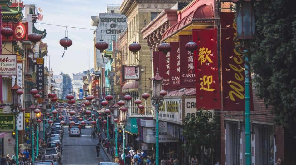 唐人街失去往日繁华，大量华人纷纷撤离，美媒给出原因