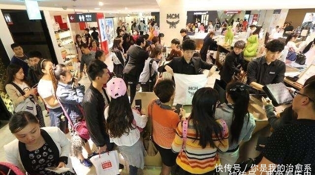 此国贴出“不卖东西给中国人”标语，游客仍热情前往，该国哪里好