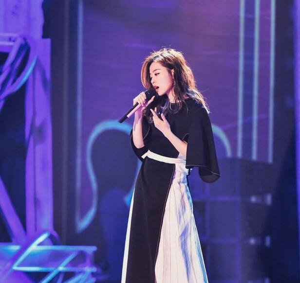 网曝张靓颖公司办公室转租 冯轲这样回应疑否认“拆伙”传闻