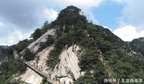 中国最独特景区,一半在安徽一半在湖北,差距有些大