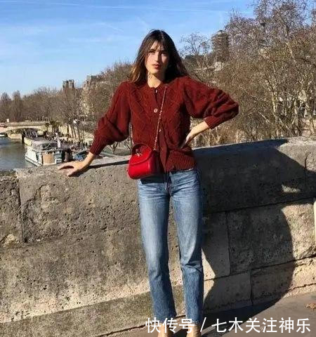 『显瘦』怪不得女人都不穿阔腿裤了,今年流行的''豆角裤'',遮肉显瘦