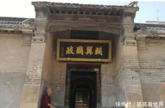 世界最贵的“钉子户”, 主人称100亿也不肯卖, 游客表示同意