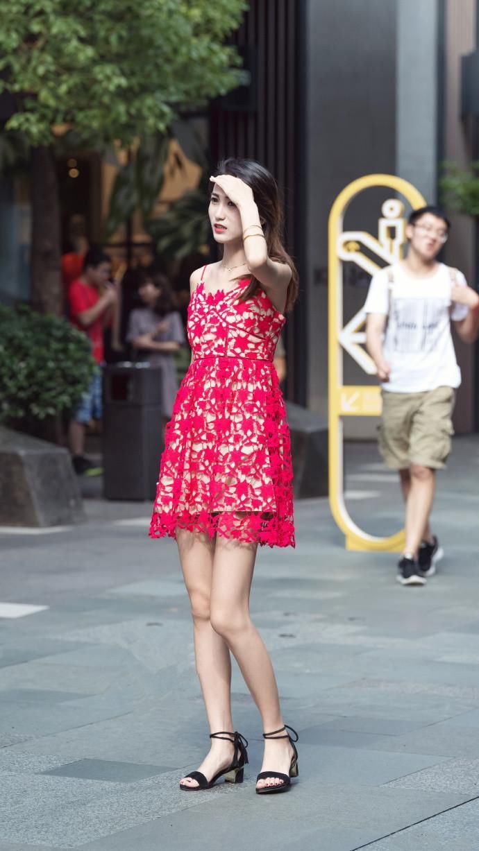 东莞街拍 在一座美女如云的城市 你偶遇美女，总忍不住多看几遍