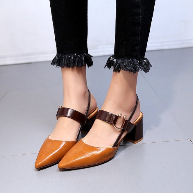 高跟鞋也可以很舒适，32岁的老婆，蕾丝裙+高跟鞋，美的不像话