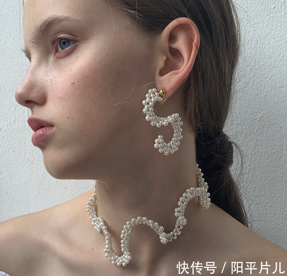 『大胆』大胆轮廓描绘鲜明性格:韩国饰品SCHO,让你简单搭配就很有型