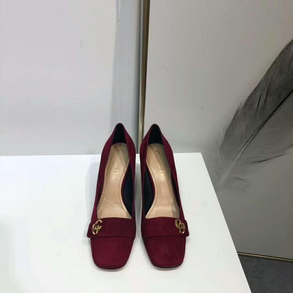 干货:初秋女生应该人手一双的高跟鞋，不点进来绝对后悔