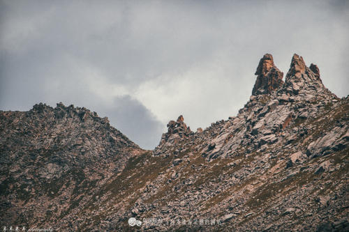 大自然的鬼斧神工 莲宝叶则 山之铿锵