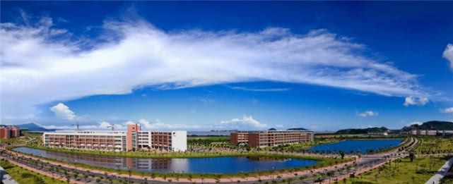 名校校区最“扎堆”的城市，人口只有一百多万，竟是一个地级市