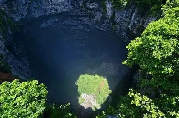 中国境内居然隐藏了一个旷世仙境，连外国人都被折服