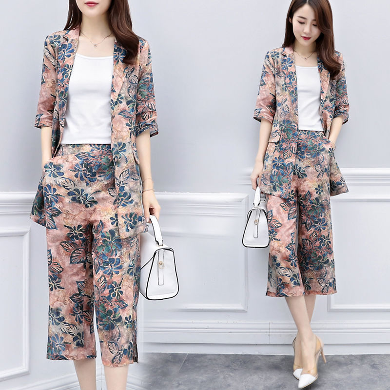 屁股大的女人别穿紧身裤，今年巨流行这样的棉麻套装，遮肉又清凉