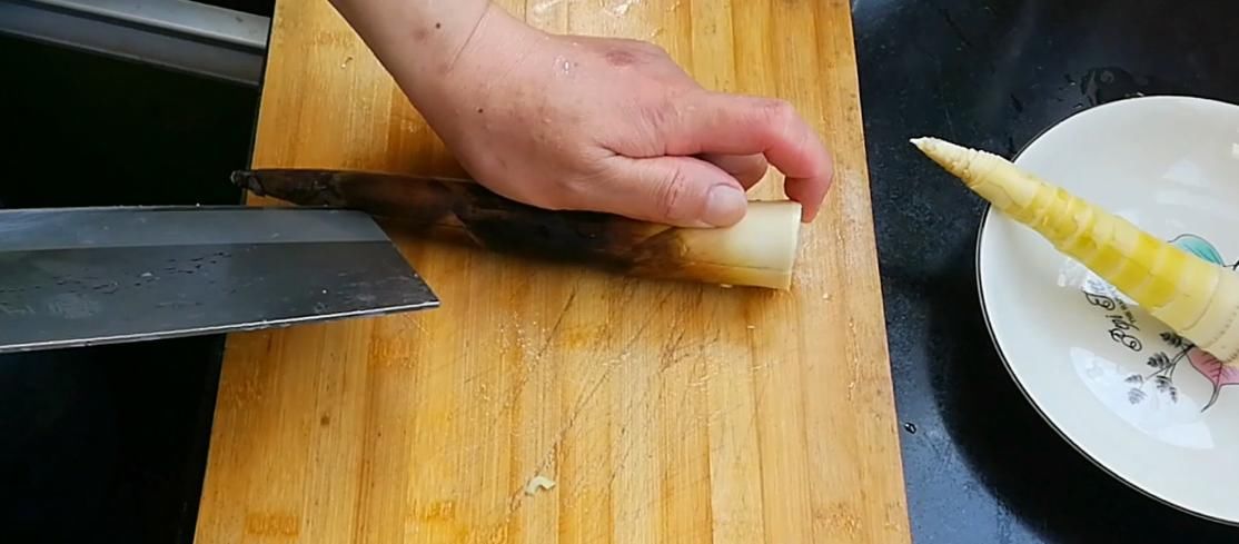 『肉质』淮扬菜大厨分享江苏经典美食——白汁鮰鱼,肉质软糯细腻鲜美异常