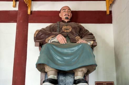  [清末]他是清末著名商人，慈禧都向他借钱赔款，后家道中落子女成农民