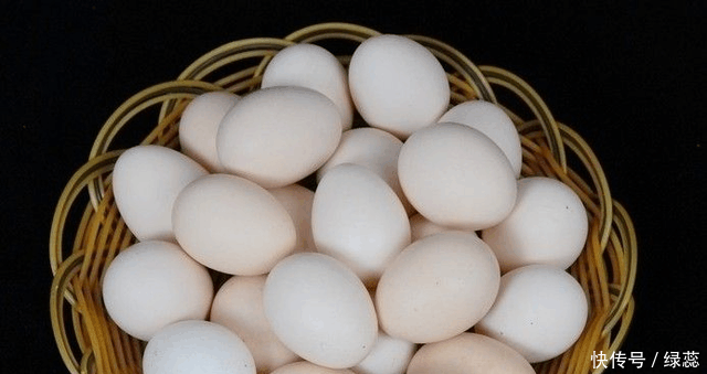 每天给孩子吃一个鸡蛋会有什么影响 妈妈知道