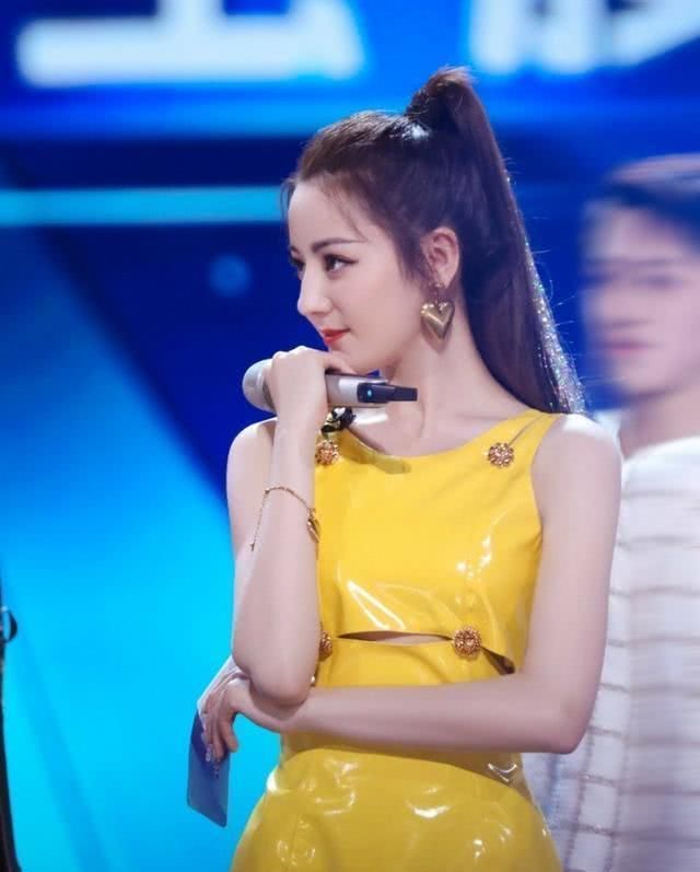 #合适#丸子头非常少人扎了,2020时兴这3种“头型”,头发稀少也合适!