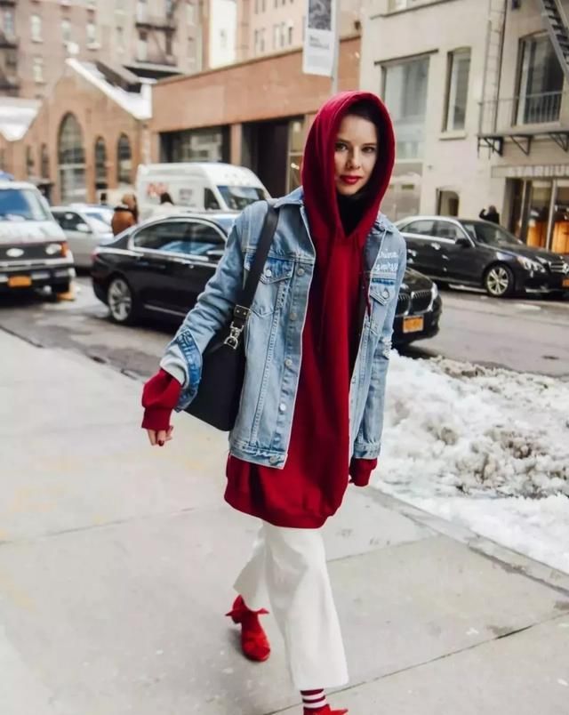  『打造』运用经典色打造时髦造型!早春实用穿搭指南,你最pick哪一套