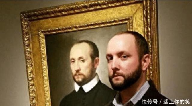 日本女孩到北京故宫游玩，看到墙上的一幅画非常惊奇这不是我吗！