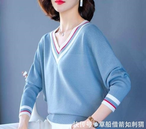  特显@1米55老婆把高跟鞋都扔了！穿这几款短款开衫，搭平底鞋也特显高