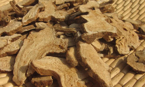 农村山上这种野生植物，身上毛糙，农民见到就砍，如今价值珍贵