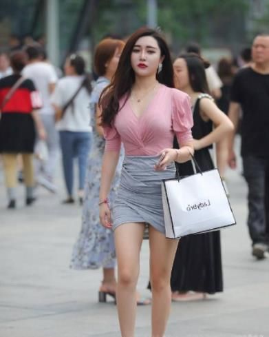 美女|潮流美女诗情画意,伶俐又时尚,让人过目不忘!