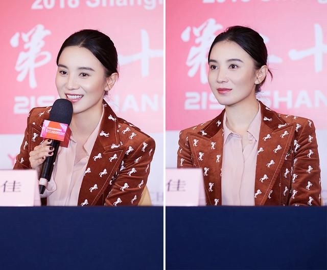 90后新锐小花何美璇张南穿印花西装,竟没输同款造型的宋佳刘雯