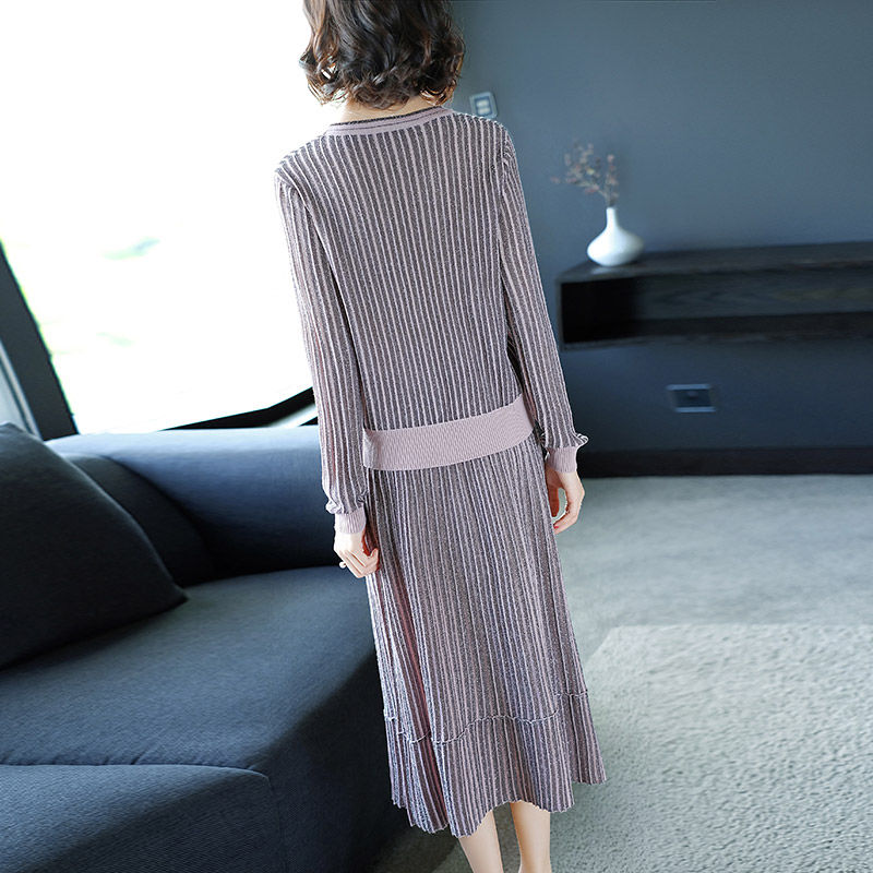 条件允许的话，多穿这样的连衣裙，比阔腿裤高贵，比旗袍洋气迷人