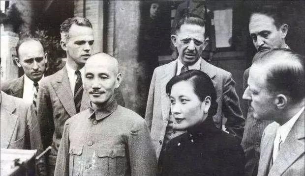  悲凉■宋氏三姐妹，辉煌的背后也有说不出的悲凉……