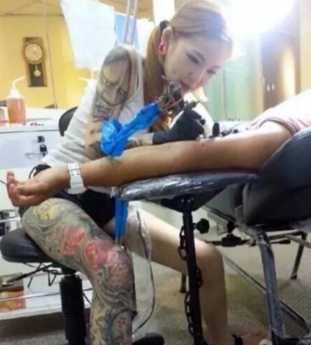  #社会#纹身师最烦的3种客人，不是“混混”和社会大哥，而是这类人