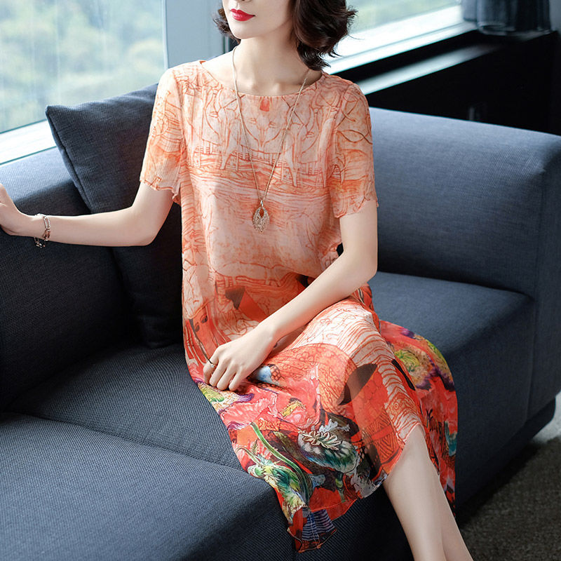 天哪!这么高档的真丝裙一件只要几十，嫂子一口气买三件，太值了