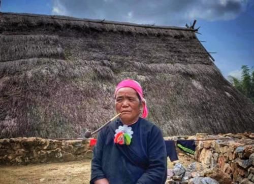  「当中」中国最后的“原始部落”，盖房不用一砖一瓦，家家都住